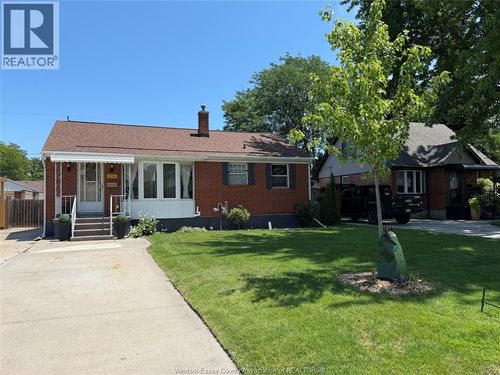 858 Laporte Ave, Windsor, ON, N8S3R4 | Card Image
