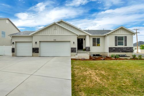 946 S 650 W, Farmington, UT, 84025-4607 | Card Image
