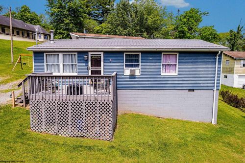 62 W 5th St, Westover, WV, 26501-3881 | Card Image