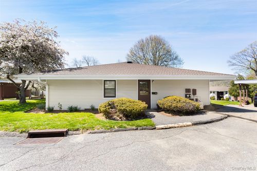 b-37 Sussex Dr, Yorktown Heights, NY, 10598-1646 | Card Image
