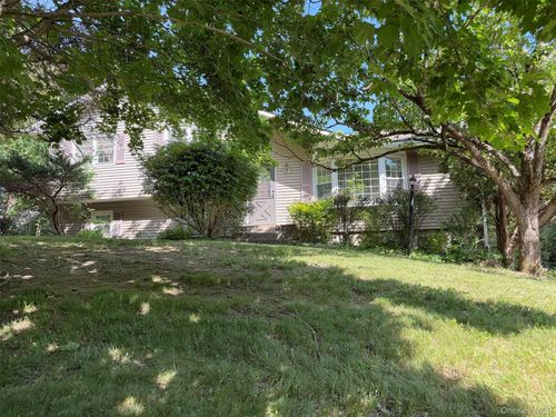 4 Lorelei Dr, Middletown, NY, 10940-7283 | Card Image