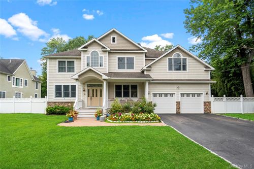 90 Meadow Glen Road, Smithtown, NY, 11768 | Card Image