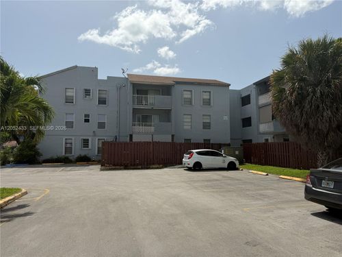 s306-6095 W 18th Ave, Hialeah, FL, 33012-6129 | Card Image