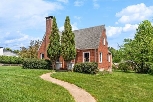 306 Wilton Avenue, West Jefferson, NC, 28694 | Card Image