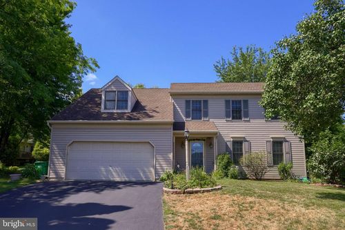 812 Cypress Ct, Hummelstown, PA, 17036-8786 | Card Image