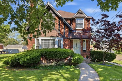 16779 Greenview Ave, Detroit, MI, 48219-4122 | Card Image