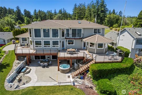 8210 Walnut Rd Ne, Olympia, WA, 98516-9171 | Card Image