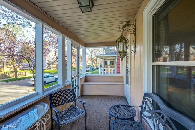 View of covered porch | Image 31