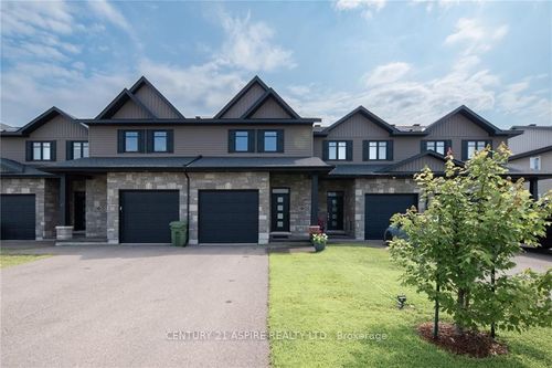 85 Chad St, Petawawa, ON, K8H0G9 | Card Image