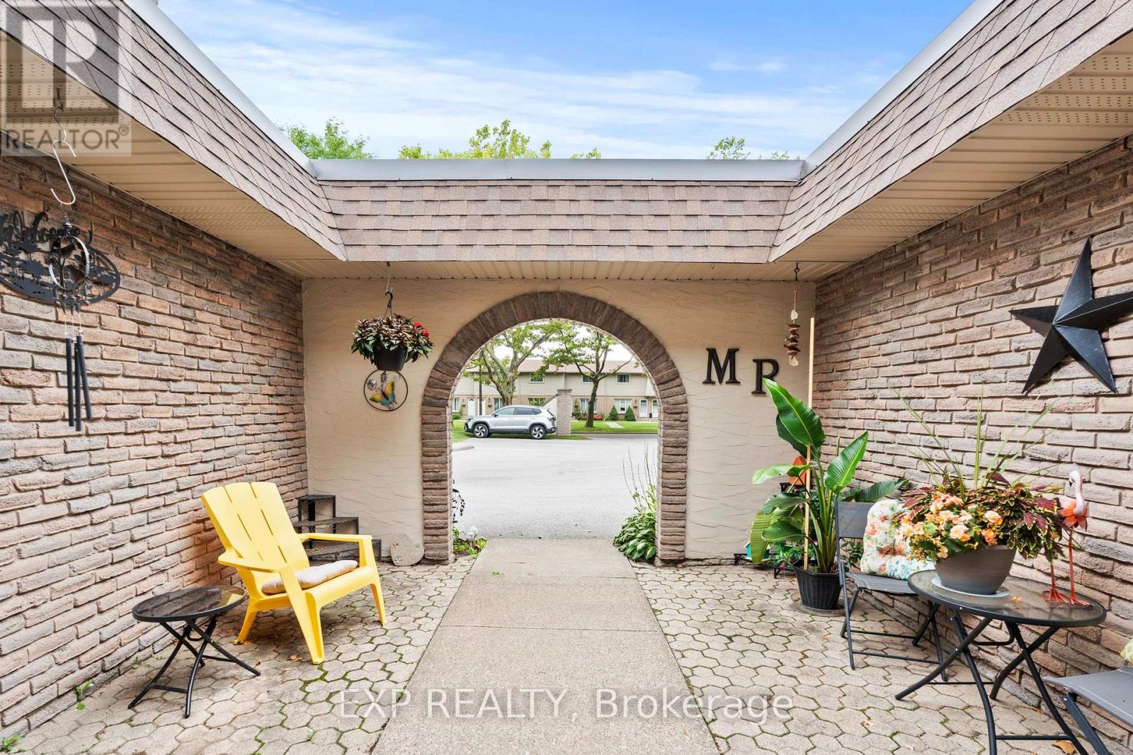 Residential in Niagara Falls (Morrison) 4