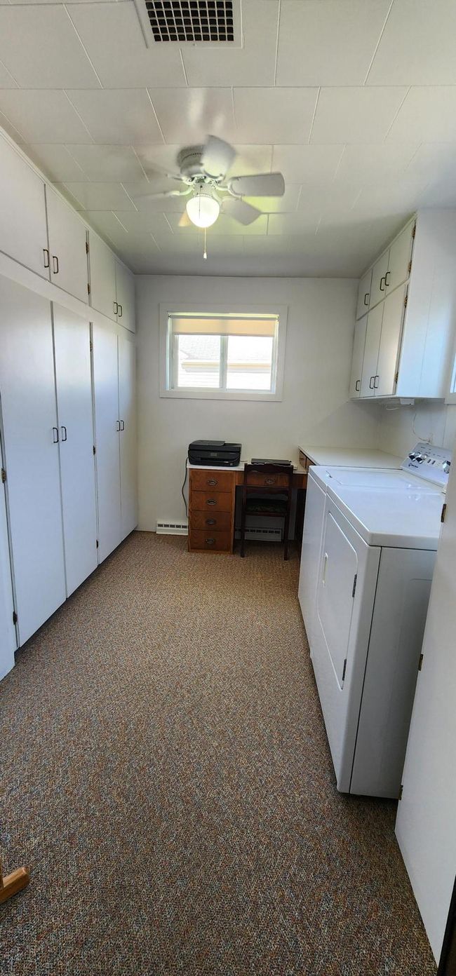 Main floor laundry | Image 8