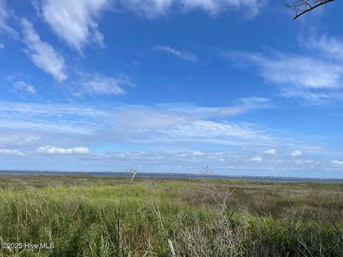 97-237 Garbacon Dr, Beaufort, NC, 28516-2345 | Card Image