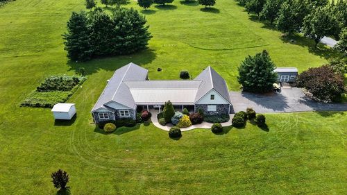 40 Bradford St, Swoope, VA, 24479-2352 | Card Image