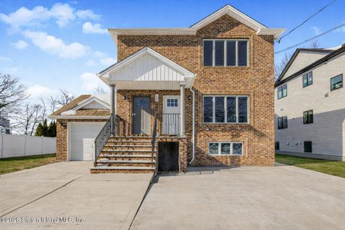 150 Weiner St, Staten Island, NY, 10309-2643 | Card Image