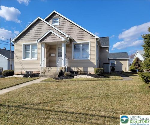 712 Chestnut St, Coplay, PA, 18037-1519 | Card Image