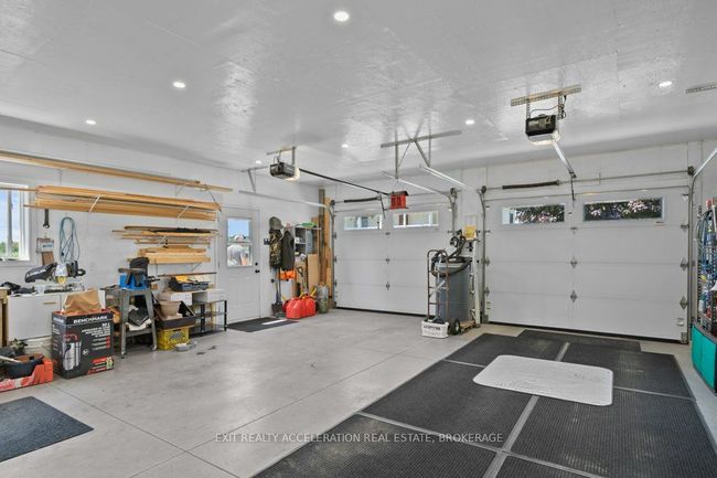 2492 County Rd 41, House other with 3 bedrooms, 2 bathrooms and 6 parking in Roblin ON | Image 38