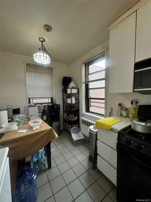 apt-6d-150 71st Ave, Kew Garden Hl, NY, 11367-2118 | Card Image