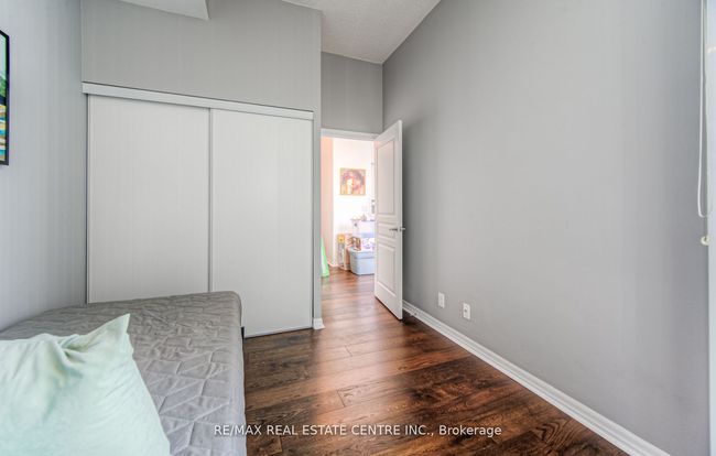 3303 - 220 Burnhamthorpe Rd W, Condo with 2 bedrooms, 2 bathrooms and null parking in Mississauga ON | Image 28