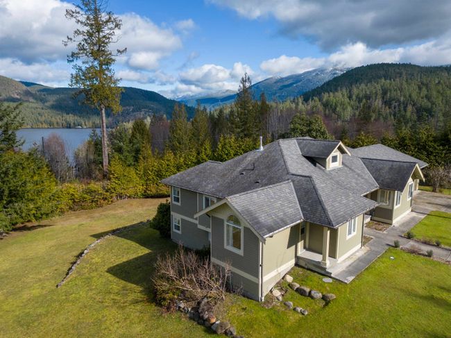 4736 Bear Bay Road, House other with 5 bedrooms, 3 bathrooms and 10 parking in Pender Harbour BC | Image 6