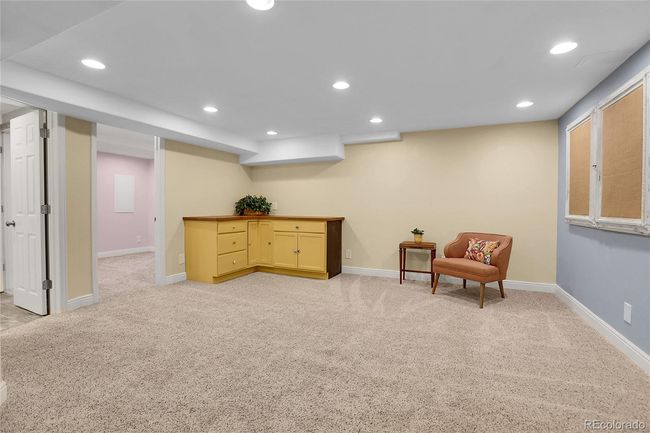 LOWER LEVEL FAMILY ROOM/DEN/GUEST SUITE OR............ | Image 29