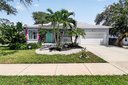 652 Kenneth Way, Tarpon Springs, FL, 34689-2295 | Card Image
