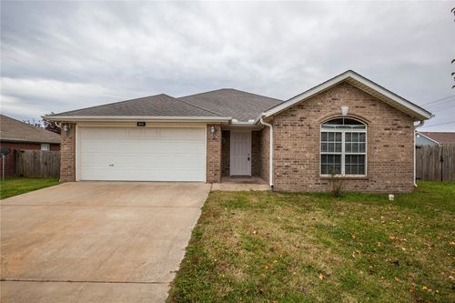 611 Firewood Dr, Centerton, AR, 72719-9751 | Card Image