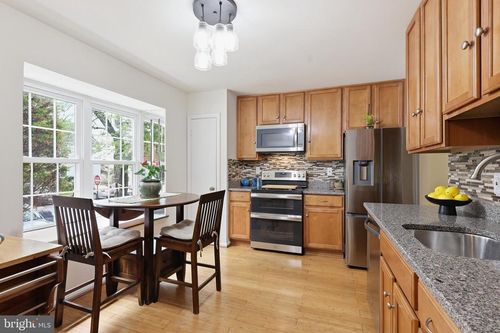 8346 Stationhouse Ct, LORTON, VA, 22079-1206 | Card Image