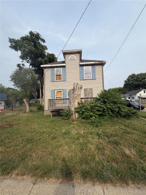 2917 Fenton Rd, Flint, MI, 48507-1573 | Card Image