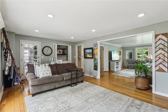 161 Penhurst Drive, House other with 4 bedrooms, 4 bathrooms and 2 parking in Wilkins Twp PA | Image 4