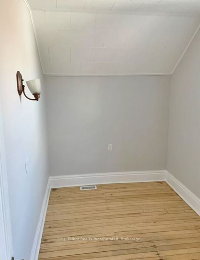 92 Newgate St, House other with 2 bedrooms, 2 bathrooms and 3 parking in Goderich ON | Image 6