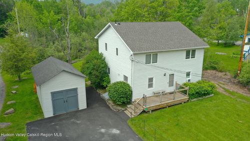 27 Grays Ln, Tannersville, NY, 12485 | Card Image
