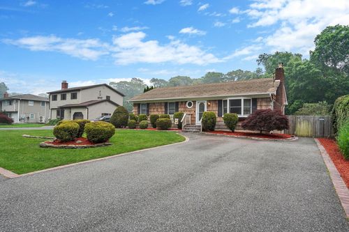 14 Heather Dr, Center Moriches, NY, 11934-3104 | Card Image