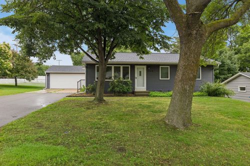 3609 Rolling View Dr, White Bear Lake, MN, 55110-4925 | Card Image