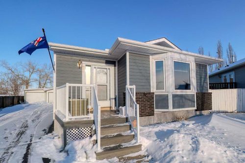 70 Elizabeth Way Se, Airdrie, AB, T4B2H6 | Card Image
