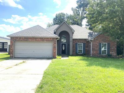 26140 Bobby Gill Rd, House other with 3 bedrooms, 2 bathrooms and null parking in Denham Springs LA | Image 1