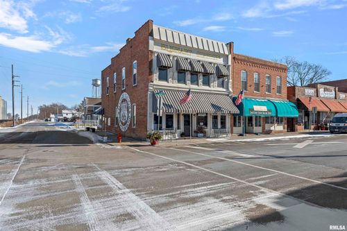 101 Governor Oglesby St, Elkhart, IL, 62634-6101 | Card Image