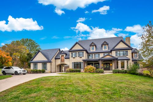 1911 Parkers Mill Rd, Lexington, KY, 40504-2066 | Card Image