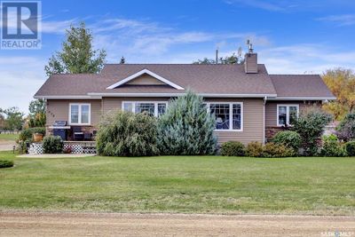 670 Riche St, House other with 3 bedrooms, 2 bathrooms and null parking in Bethune SK | Image 2