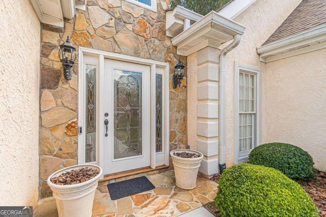 5700 Grove Point Rd, House other with 3 bedrooms, 3 bathrooms and 2 parking in Johns Creek GA | Image 5