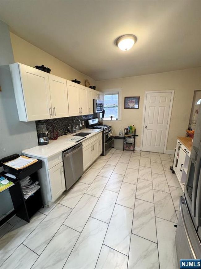 20 - 18-20 Maple St, Home with 6 bedrooms, 1 bathrooms and null parking in Ridgefield Park NJ | Image 7