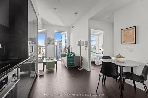 1402-238 Simcoe St, Toronto, ON, M5T0E2 | Card Image