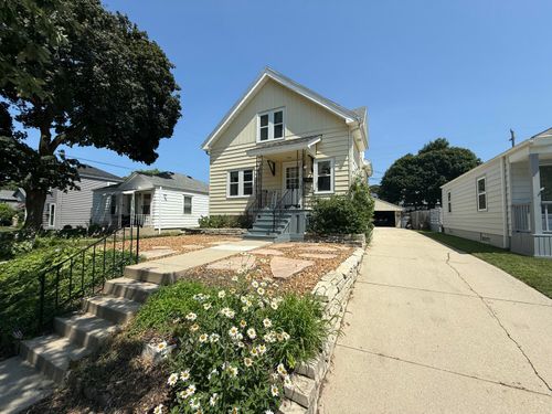 3464 S Brust Ave, Milwaukee, WI, 53207-3526 | Card Image