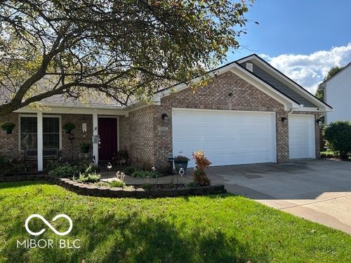 1081 Country Meadow Ct, Franklin, IN, 46131-7233 | Card Image