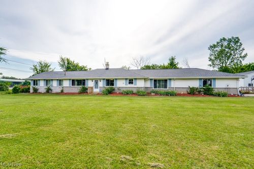 19740 Benbow Rd, Strongsville, OH, 44136-7737 | Card Image