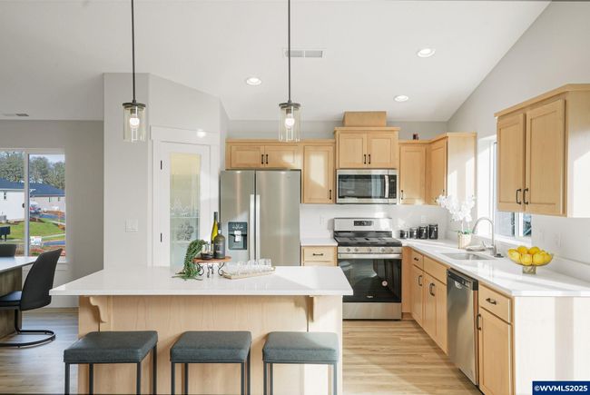 5666 Jeremy Valley Dr Se, House other with 5 bedrooms, 3 bathrooms and null parking in Salem OR | Image 8