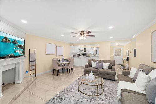 3b-3139 E Chapman Ave, Orange, CA, 92869-3742 | Card Image