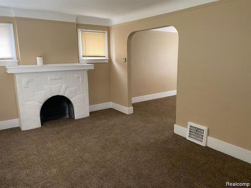 9966 Hartwell St, Detroit, MI, 48227-3425 | Card Image