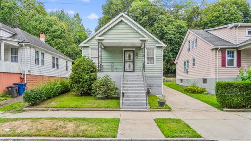 82 Huntington Ave, New Haven, CT, 06512-2624 | Card Image