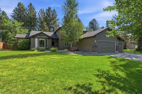 4417 E Woodglen Rd, Mead, WA, 99021-9451 | Card Image