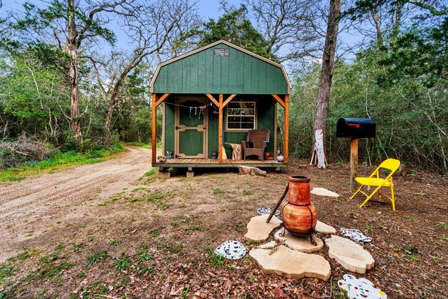 She Shed - Gardening Area | Image 4
